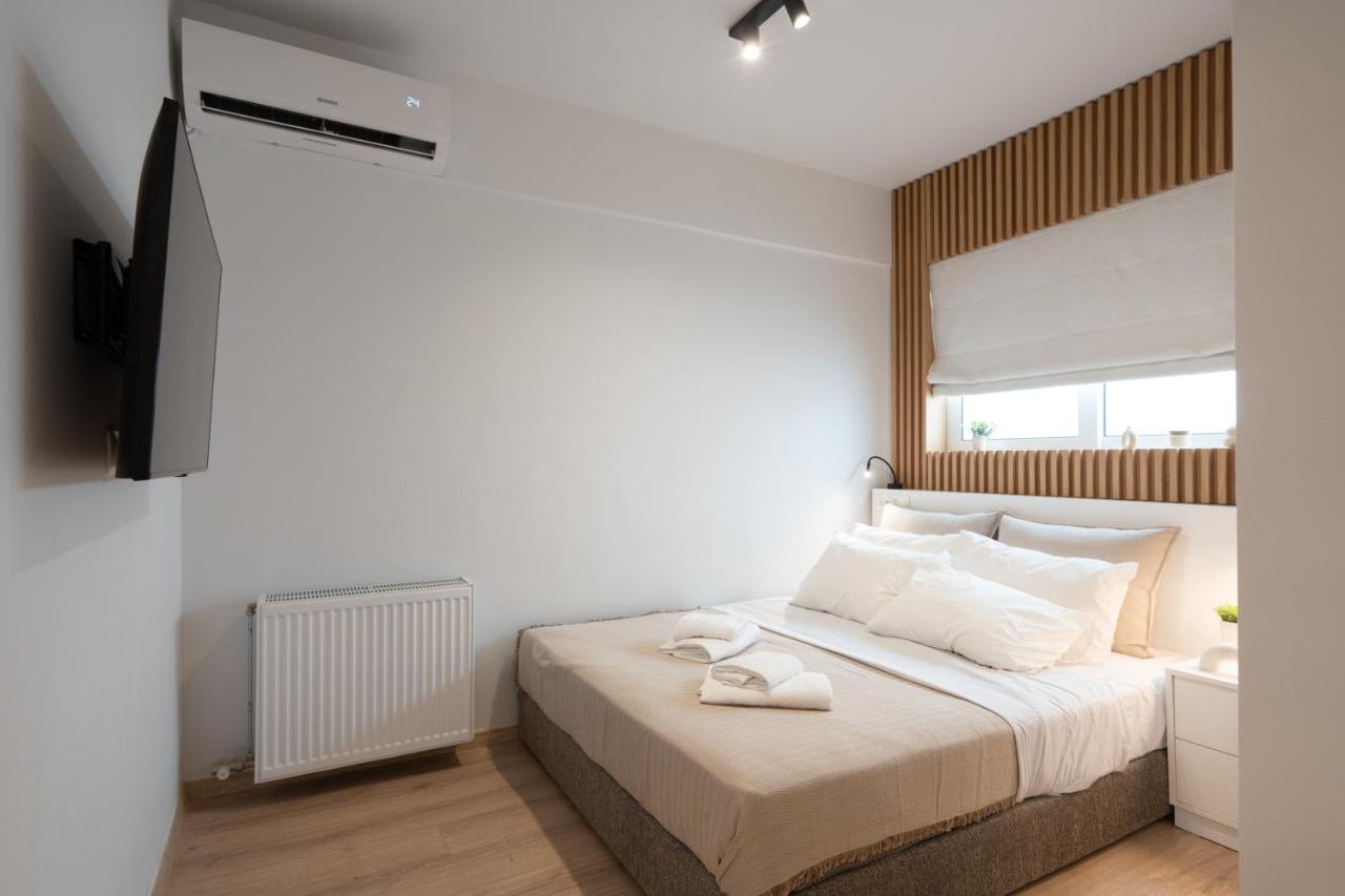 Luxury 4 Bedrooms Apartment Near Flisvos Marina Piraeus Exterior photo