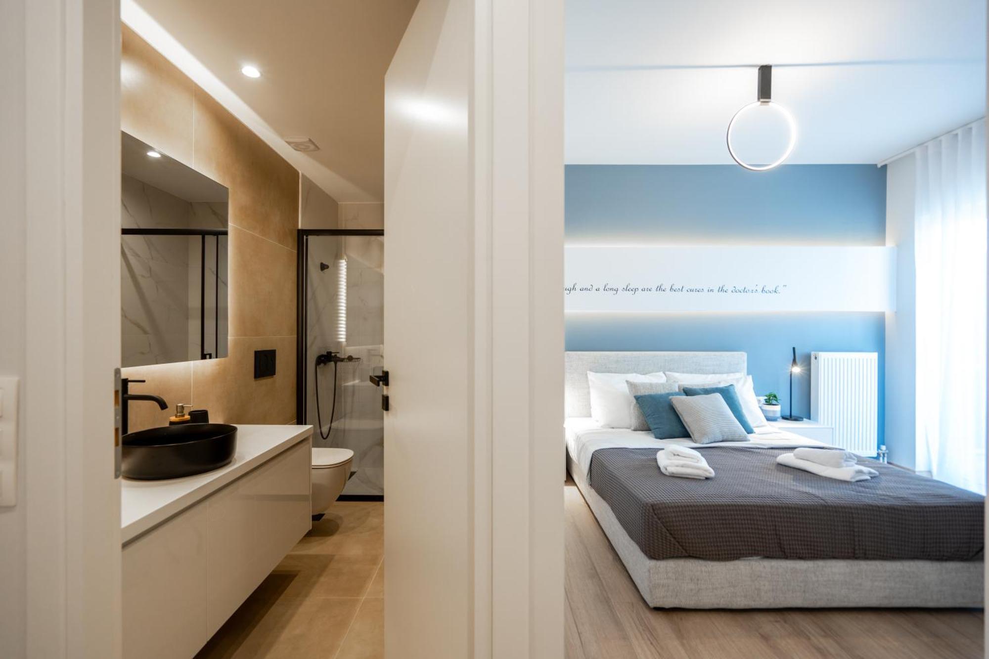 Luxury 4 Bedrooms Apartment Near Flisvos Marina Piraeus Exterior photo