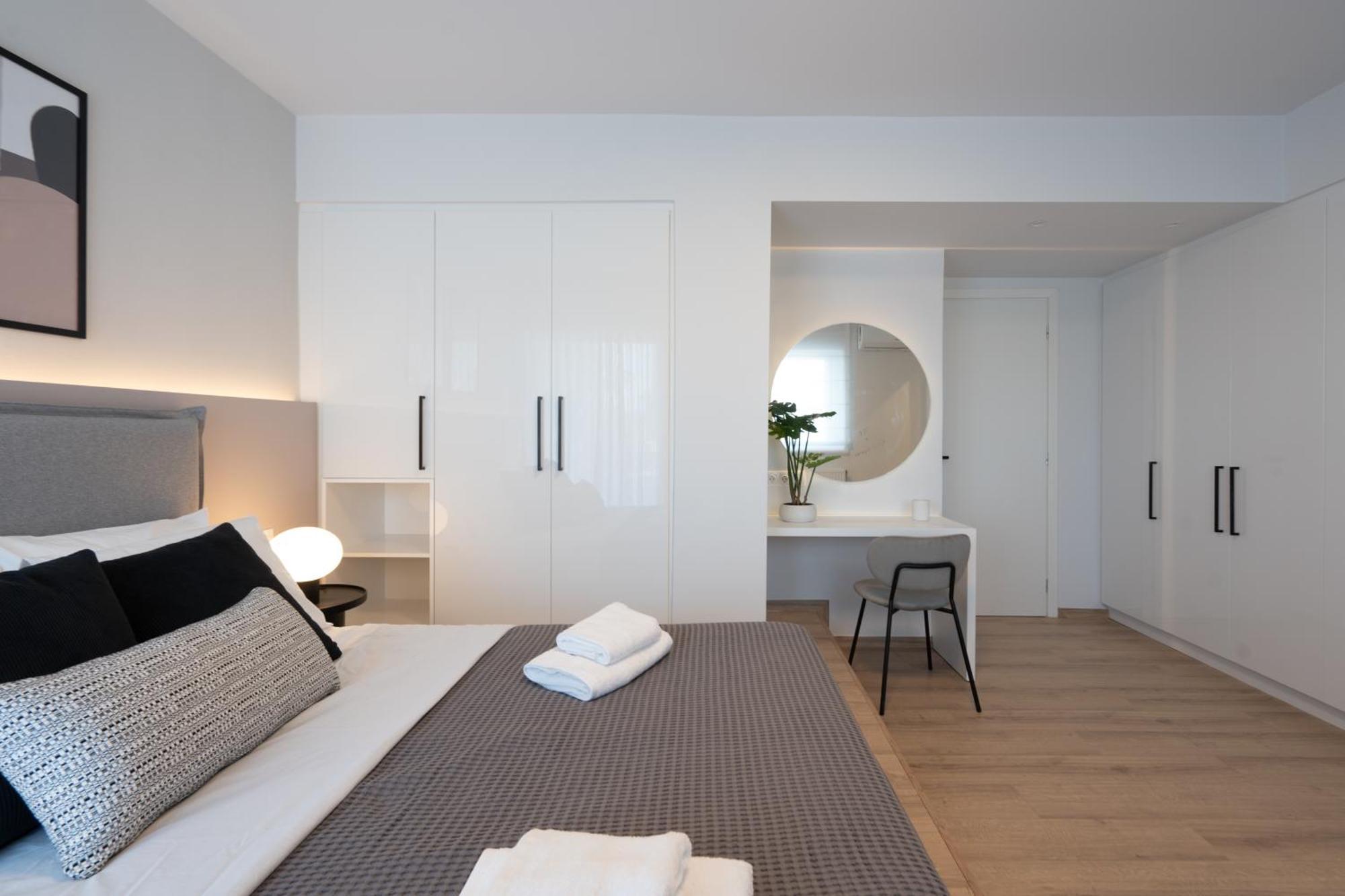 Luxury 4 Bedrooms Apartment Near Flisvos Marina Piraeus Exterior photo