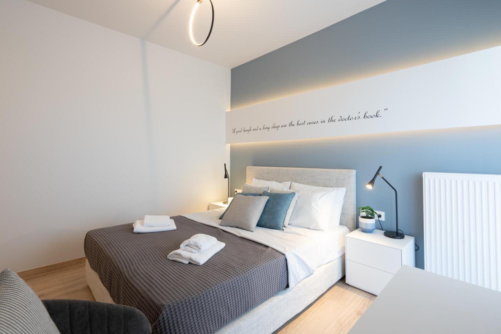 Luxury 4 Bedrooms Apartment Near Flisvos Marina Piraeus Exterior photo