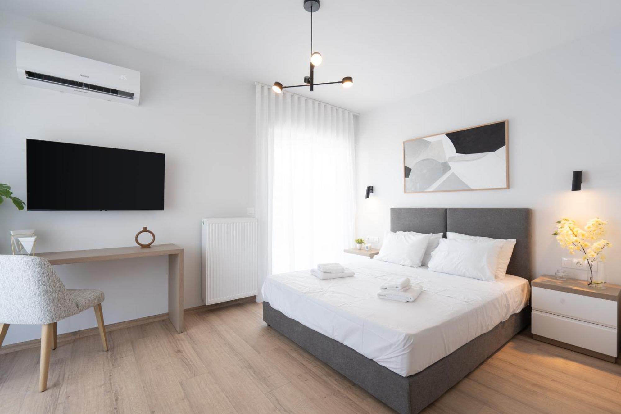 Luxury 4 Bedrooms Apartment Near Flisvos Marina Piraeus Exterior photo